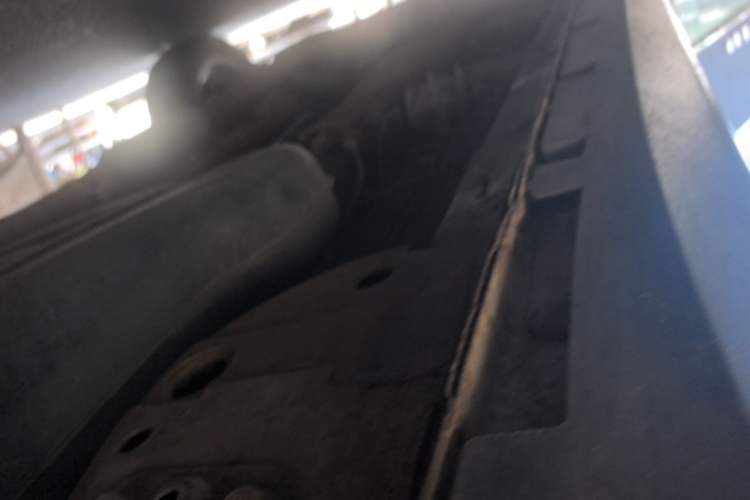 Used Roewe RX5 2018 20T Two-Wheel Drive Automatic Flagship Edition Left Side Sill