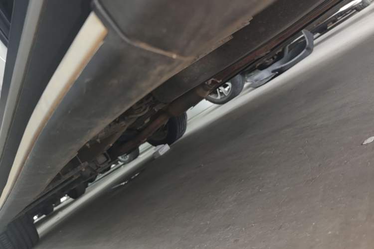 Used Roewe RX5 2018 20T Two-Wheel Drive Automatic Flagship Edition Left Side Sill