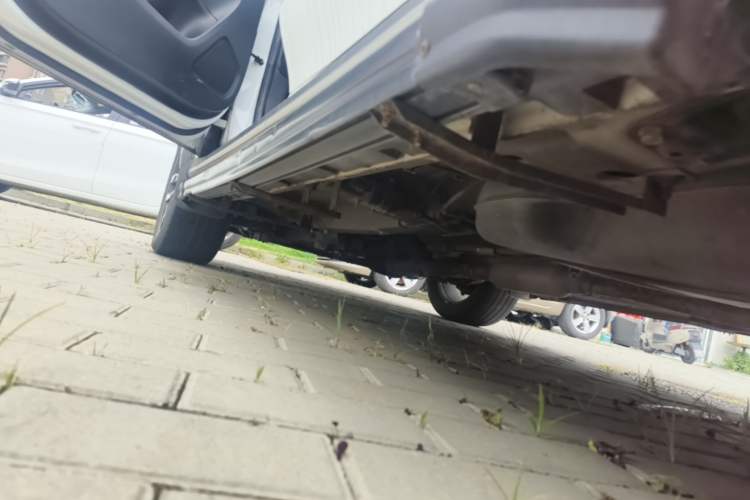 Used Roewe RX5 2018 20T Two-Wheel Drive Automatic Internet Smart Edition Left Side Sill