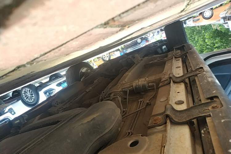 Used Roewe RX5 2018 20T Two-Wheel Drive Automatic Internet Smart Edition Left Side Sill
