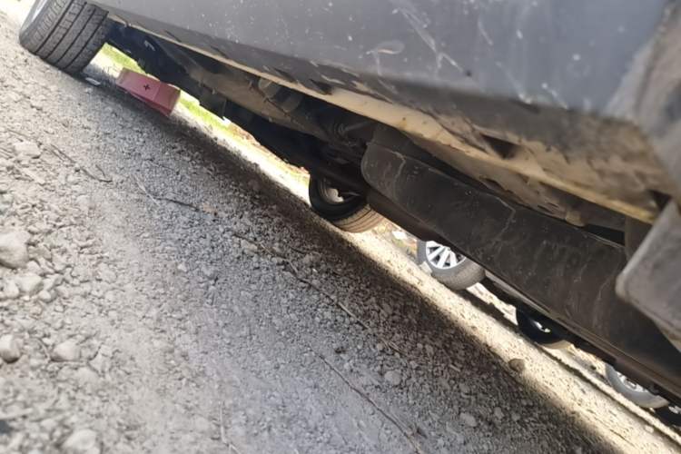 Used Roewe RX5 2018 20T Two-Wheel Drive Automatic Internet Smart Edition Left Side Sill