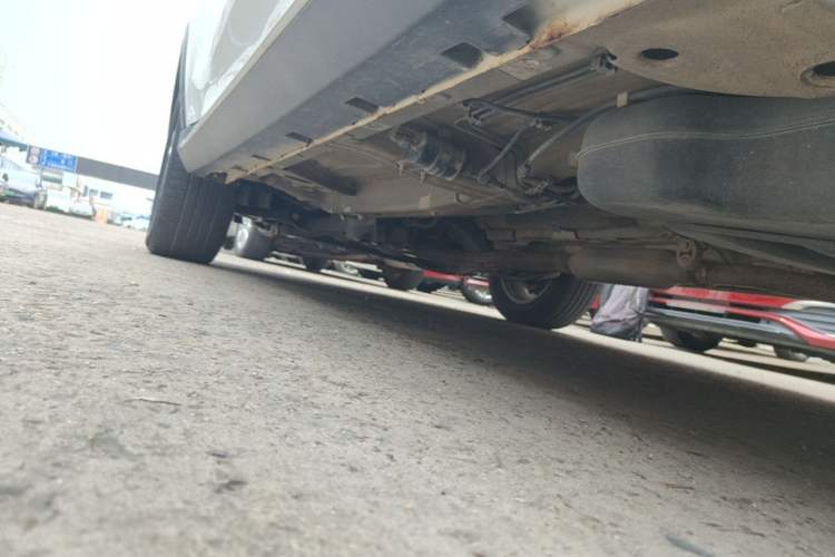Used Roewe RX5 2018 20T Two-Wheel Drive Manual Flagship Edition Left Side Sill
