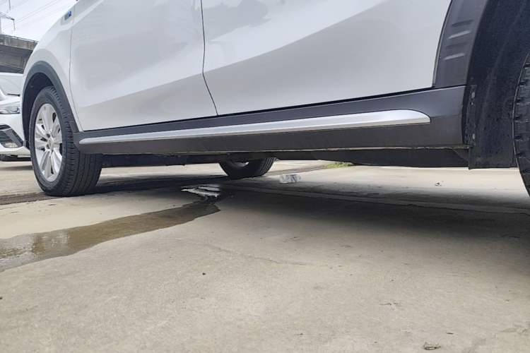 Used Roewe RX5 2018 20T Two-Wheel Drive Automatic Flagship Edition Left Side Sill