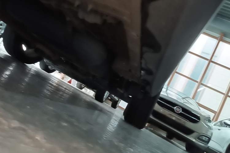 Used Roewe RX5 2018 20T Two-Wheel Drive Automatic Flagship Edition Left Side Sill