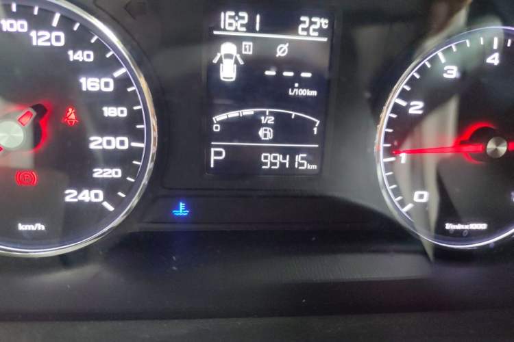Used Roewe RX5 2018 20T Two-Wheel Drive Automatic Internet Smart Edition Odometer Close Up