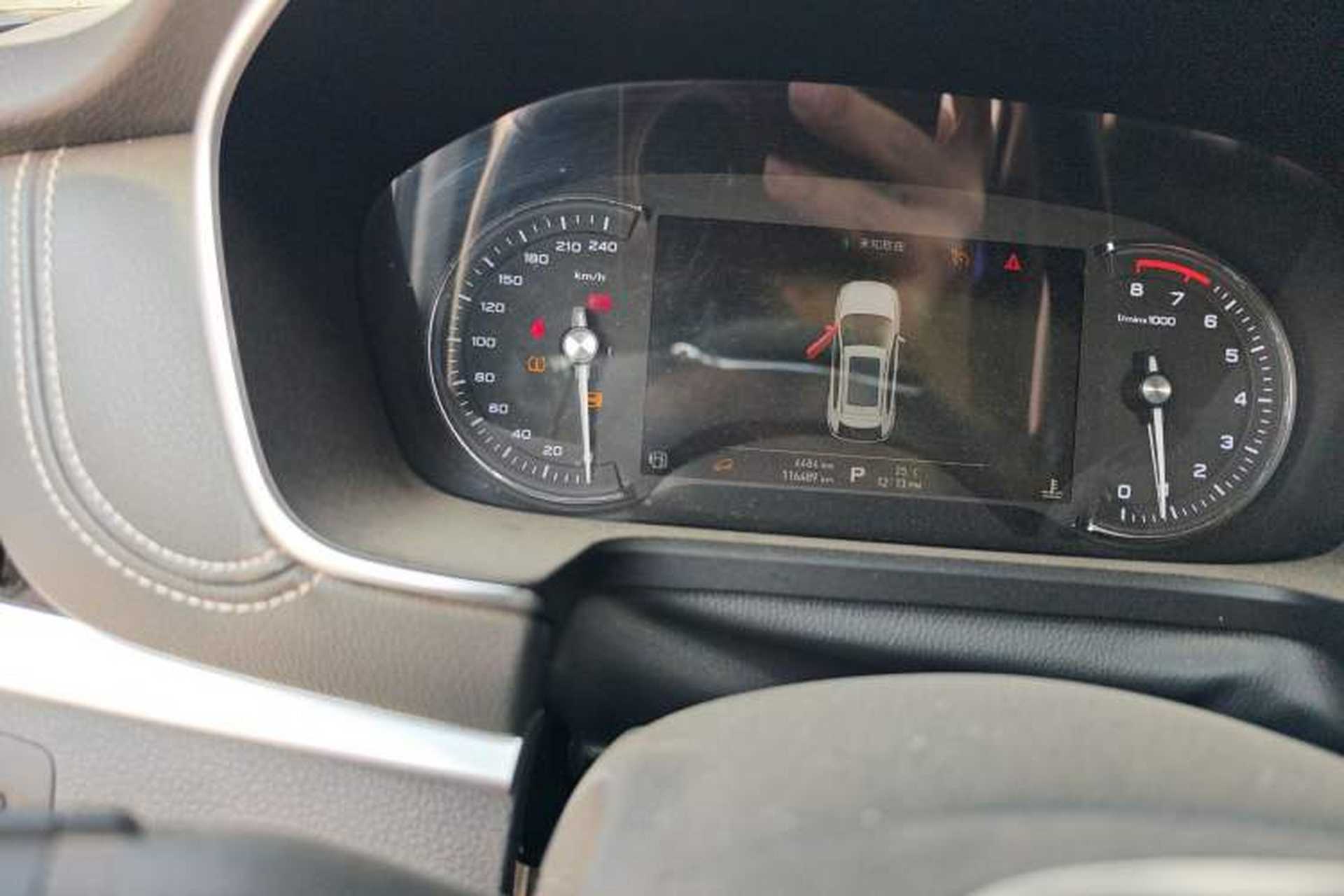 Used Roewe RX5 2018 30T Two-Wheel Drive Automatic Internet Smart Edition Odometer Close Up