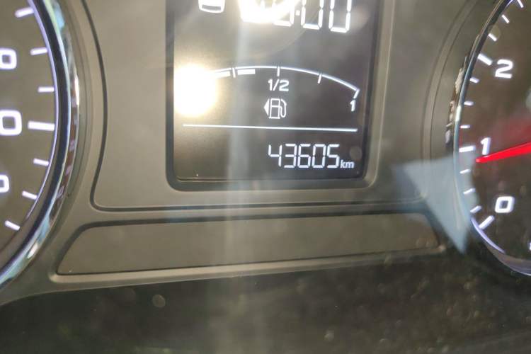 Used Roewe RX5 2018 20T Two-Wheel Drive Manual Flagship Edition Odometer Close Up