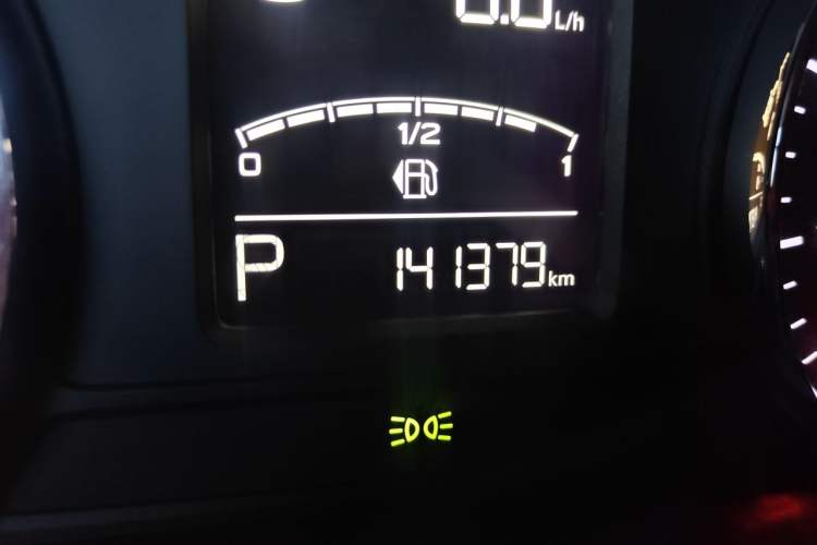 Used Roewe RX5 2018 20T Two-Wheel Drive Automatic Internet Smart Edition Odometer Close Up