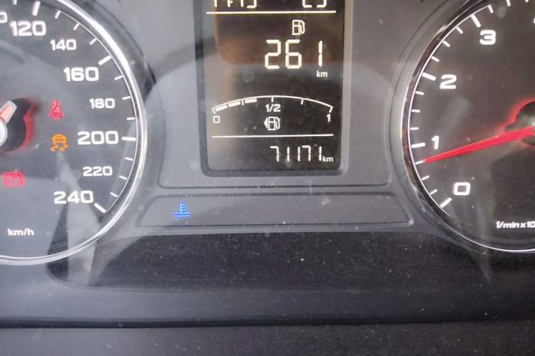 Used Roewe RX5 2018 20T Two-Wheel Drive Manual Internet Elite Edition Odometer Close Up