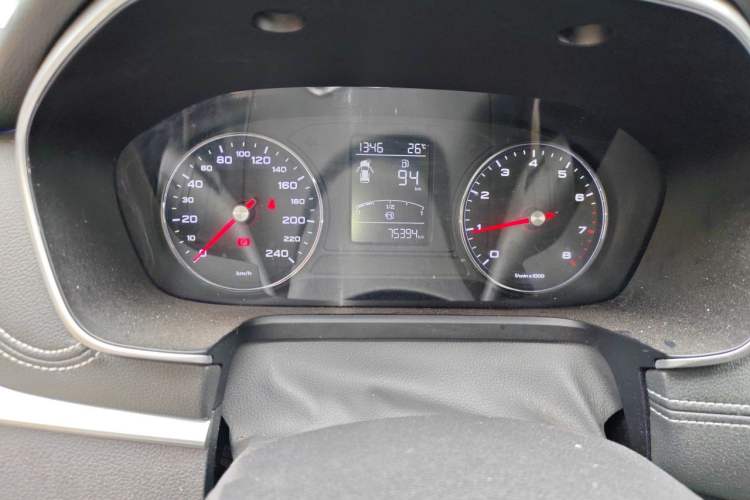 Used Roewe RX5 2018 20T Two-Wheel Drive Manual Internet Elite Edition Odometer Close Up