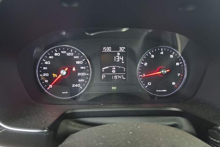 Used Roewe RX5 2018 20T Two-Wheel Drive Automatic Internet Smart Edition Odometer Close Up