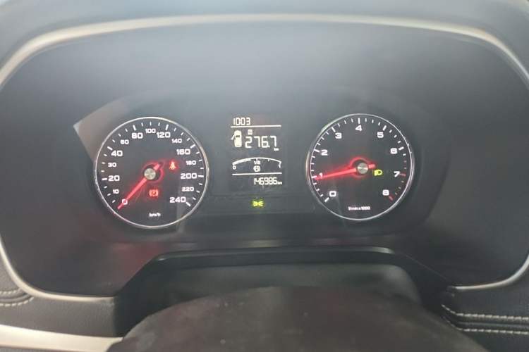 Used Roewe RX5 2018 20T Two-Wheel Drive Manual Flagship Edition Odometer Close Up