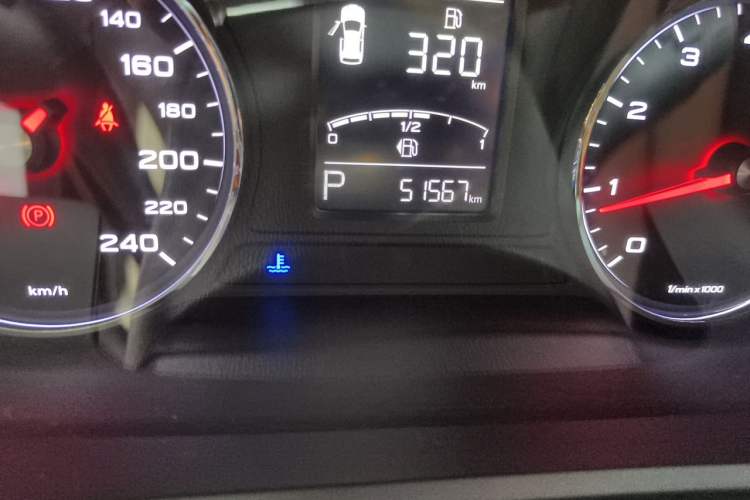 Used Roewe RX5 2018 20T Two-Wheel Drive Automatic Internet Smart Edition Odometer Close Up
