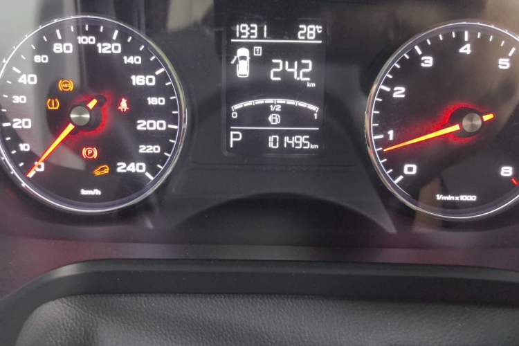 Used Roewe RX5 2018 20T Two-Wheel Drive Automatic Internet Smart Edition Odometer Close Up