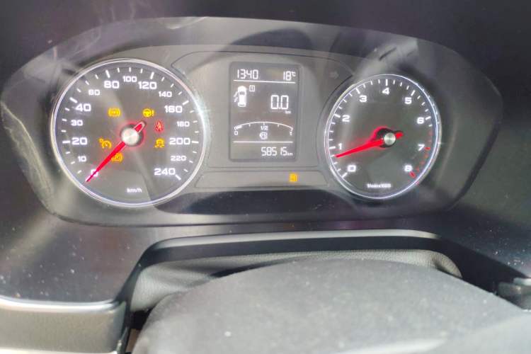 Used Roewe RX5 2018 20T Two-Wheel Drive Manual Internet Elite Edition Odometer Close Up