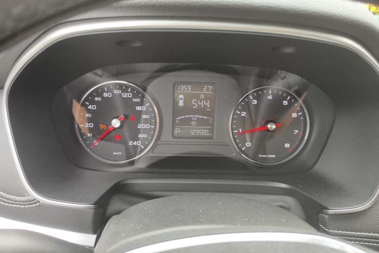 Used Roewe RX5 2018 20T Two-Wheel Drive Automatic Internet Smart Edition Odometer Close Up