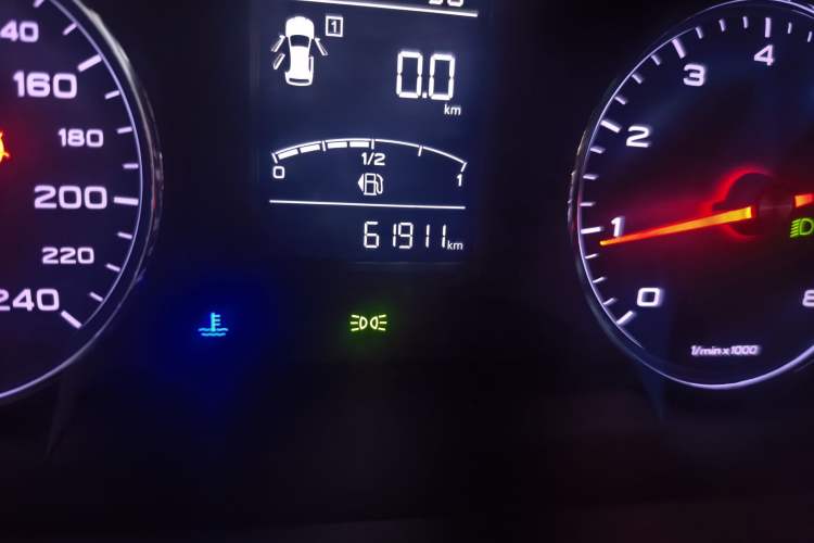 Used Roewe RX5 2018 20T Two-Wheel Drive Manual Internet Elite Edition Odometer Close Up