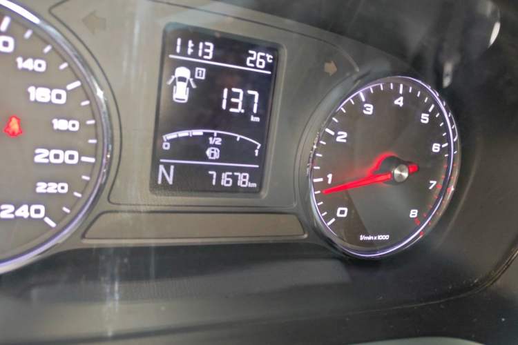 Used Roewe RX5 2018 20T Two-Wheel Drive Automatic Internet Smart Edition Odometer Close Up