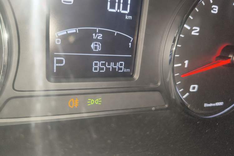 Used Roewe RX5 2018 20T Two-Wheel Drive Automatic Internet Smart Edition Odometer Close Up