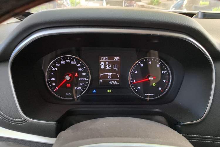 Used Roewe RX5 2018 20T Two-Wheel Drive Automatic Internet Smart Edition Odometer Close Up