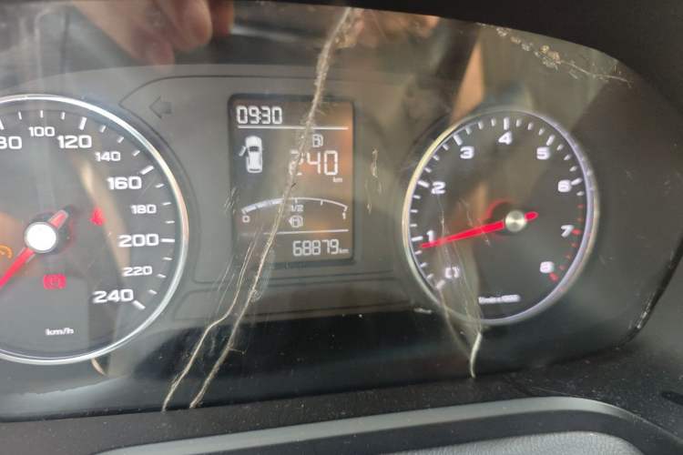 Used Roewe RX5 2018 20T Two-Wheel Drive Manual Flagship Edition Odometer Close Up