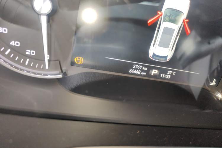 Used Roewe RX5 2018 30T Two-Wheel Drive Automatic Internet Smart Edition Odometer Close Up