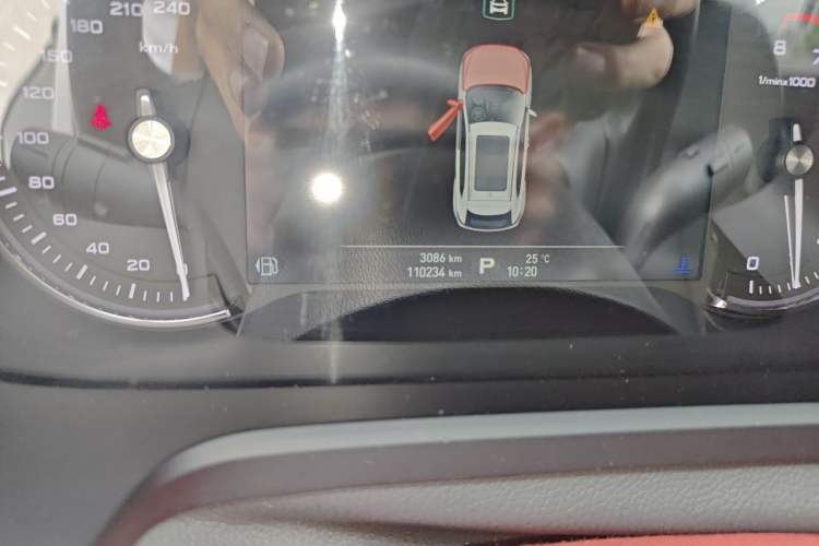 Used Roewe RX5 2018 20T Two-Wheel Drive Automatic Internet Smart Edition Odometer Close Up