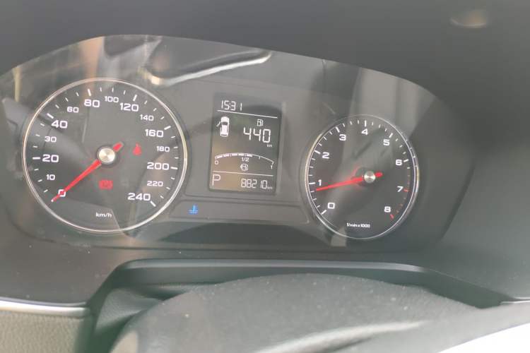 Used Roewe RX5 2018 20T Two-Wheel Drive Automatic Flagship Edition Odometer Close Up