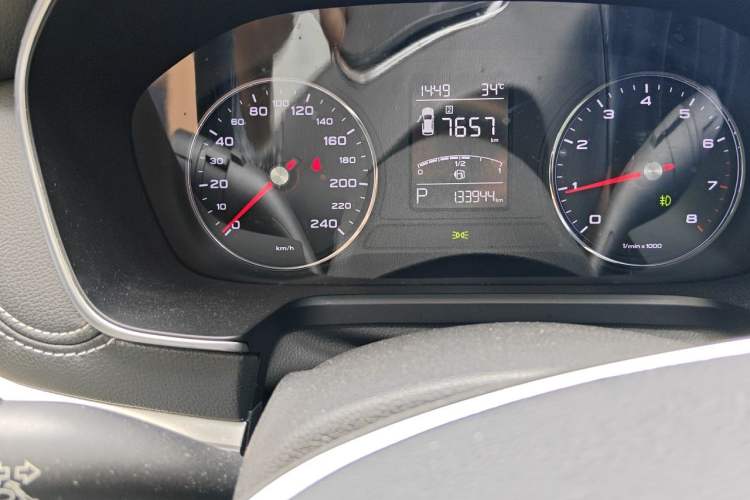 Used Roewe RX5 2018 20T Two-Wheel Drive Automatic Internet Smart Edition Odometer Close Up