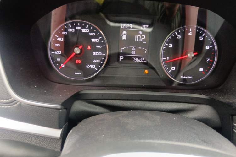 Used Roewe RX5 2018 20T Two-Wheel Drive Automatic Internet Smart Edition Odometer Close Up
