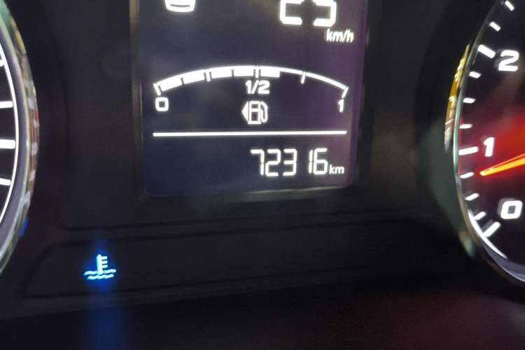 Used Roewe RX5 2018 20T Two-Wheel Drive Manual Flagship Edition Odometer Close Up