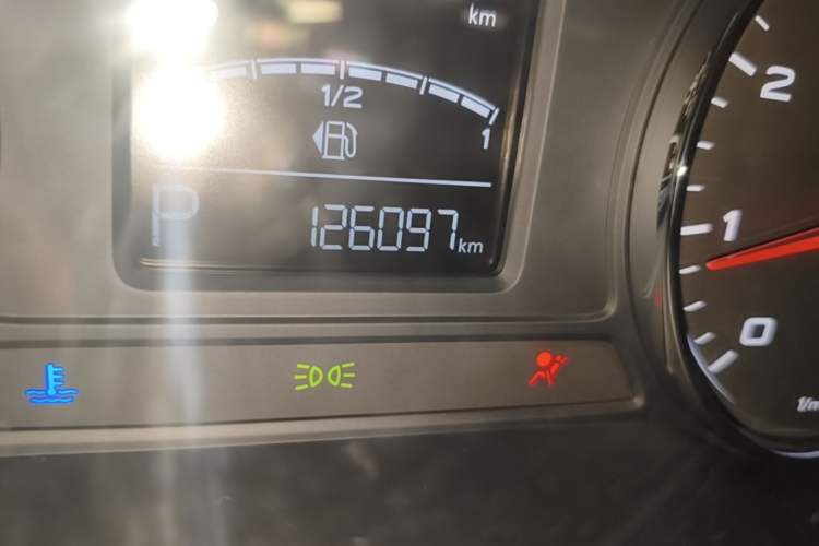 Used Roewe RX5 2018 20T Two-Wheel Drive Automatic Flagship Edition Odometer Close Up