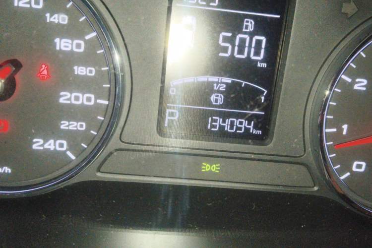 Used Roewe RX5 2018 20T Two-Wheel Drive Automatic Flagship Edition Odometer Close Up