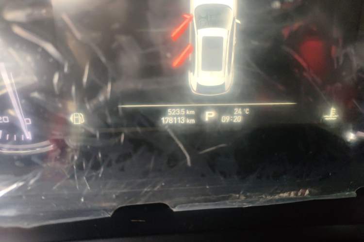 Used Roewe RX5 2018 30T Two-Wheel Drive Automatic Internet Smart Edition Odometer Close Up