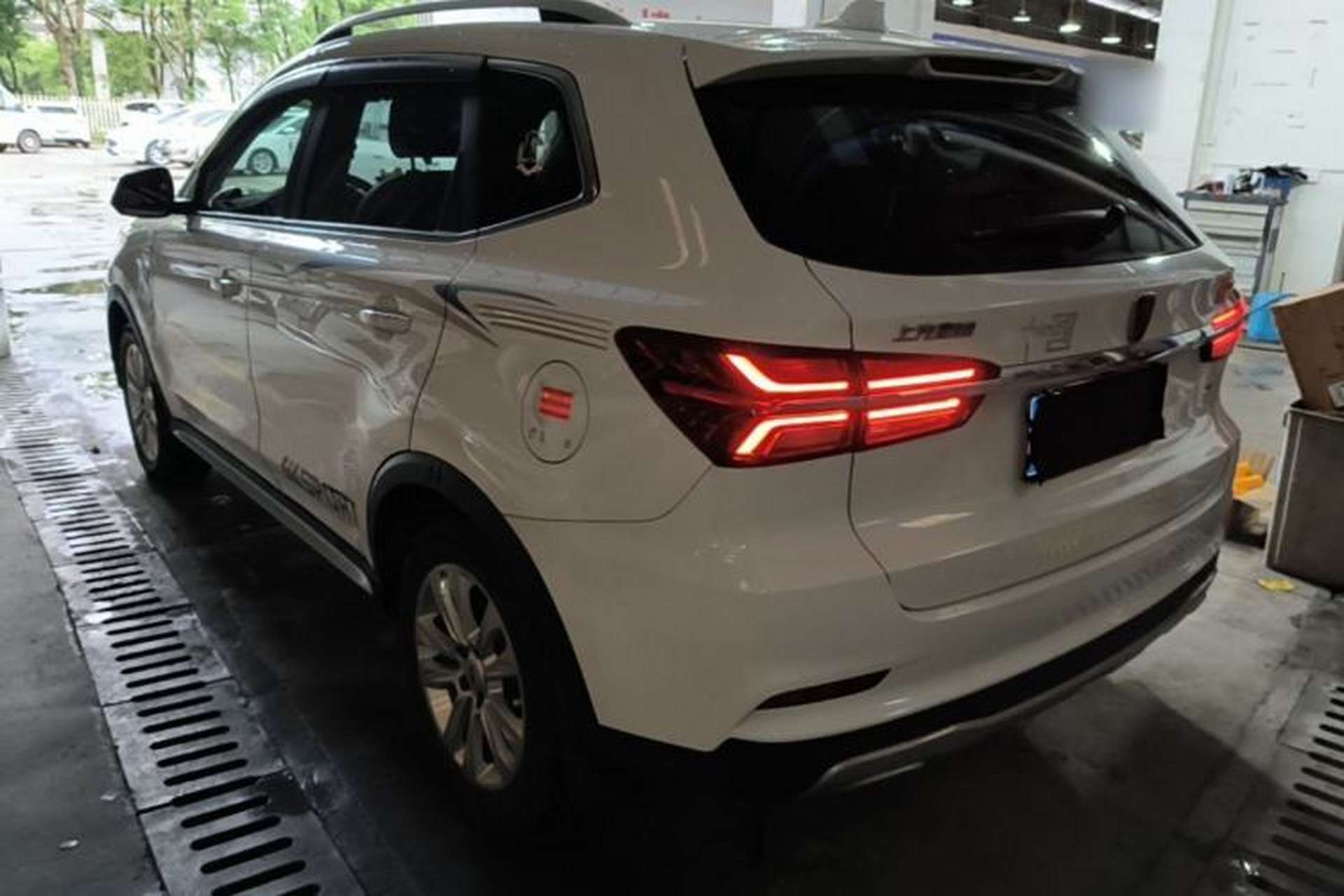 Used Roewe RX5 2018 20T Two-Wheel Drive Automatic Flagship Edition Rear Left 45 Deg