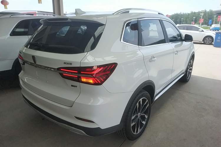 Used Roewe RX5 2018 20T Two-Wheel Drive Automatic Internet Smart Edition Rear Right 45 Deg