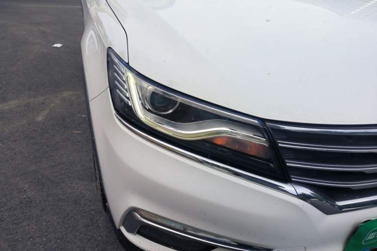 Used Roewe RX5 2018 20T Two-Wheel Drive Manual Internet Smart Edition Right Front Headlight