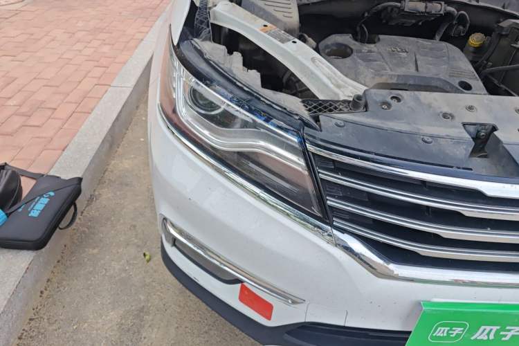 Used Roewe RX5 2018 20T Two-Wheel Drive Automatic Flagship Edition Right Front Headlight