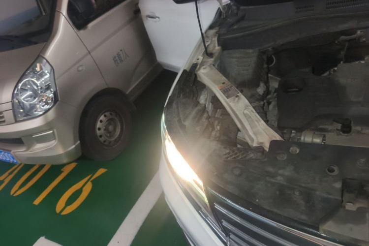 Used Roewe RX5 2018 20T Two-Wheel Drive Automatic Flagship Edition Right Front Headlight