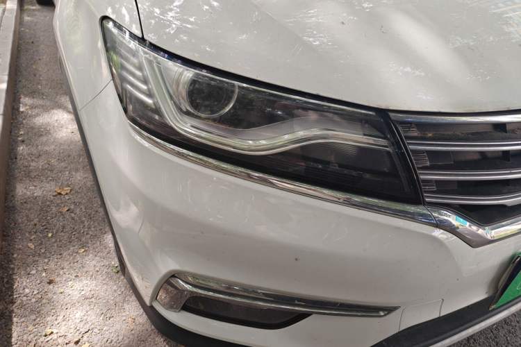 Used Roewe RX5 2018 20T Two-Wheel Drive Automatic Internet Smart Edition Right Front Headlight