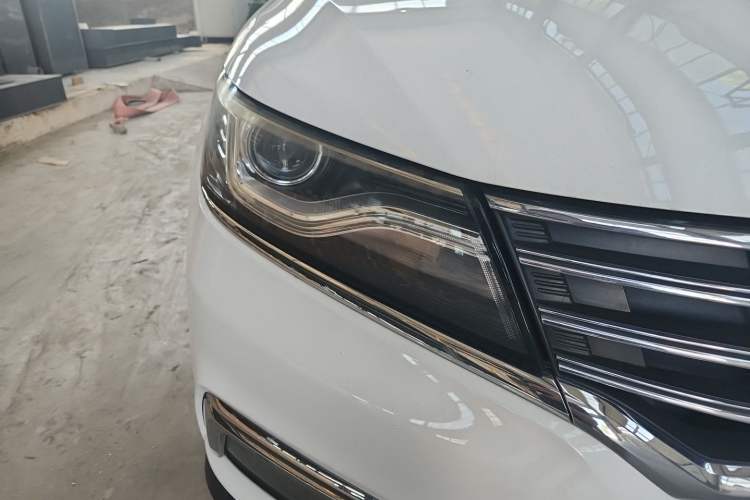 Used Roewe RX5 2018 20T Two-Wheel Drive Manual Flagship Edition Right Front Headlight