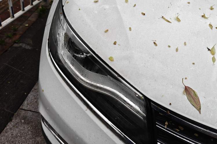 Used Roewe RX5 2018 20T Two-Wheel Drive Automatic Internet Smart Edition Right Front Headlight