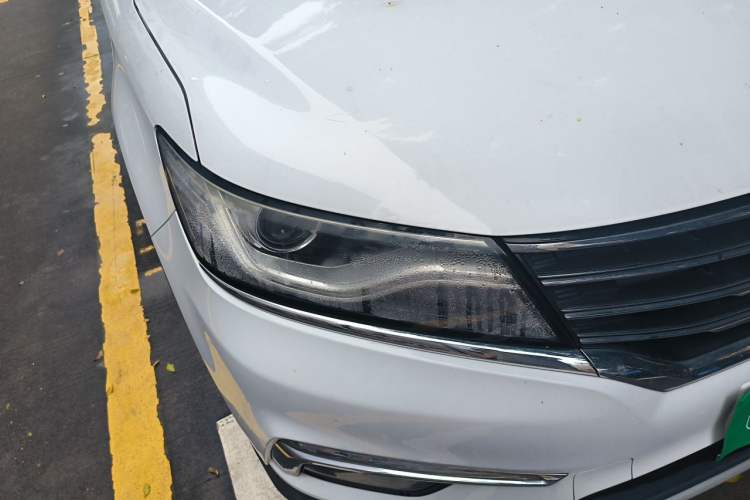 Used Roewe RX5 2018 20T Two-Wheel Drive Automatic Flagship Edition Right Front Headlight