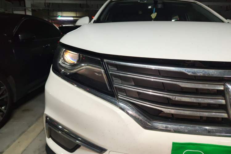 Used Roewe RX5 2018 20T Two-Wheel Drive Automatic Flagship Edition Right Front Headlight