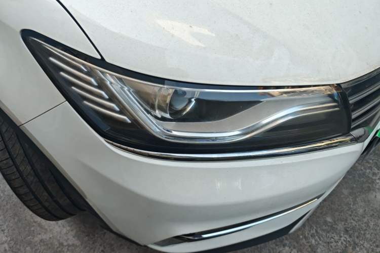 Used Roewe RX5 2018 20T Two-Wheel Drive Automatic Internet Smart Edition Right Front Headlight