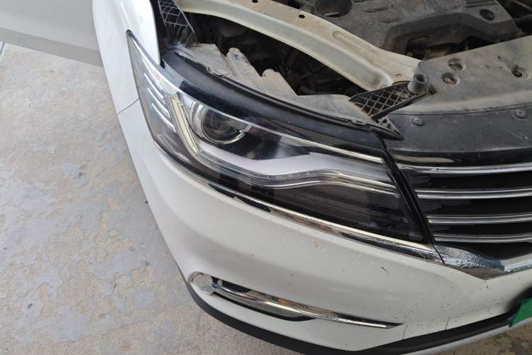 Used Roewe RX5 2018 20T Two-Wheel Drive Manual Flagship Edition Right Front Headlight