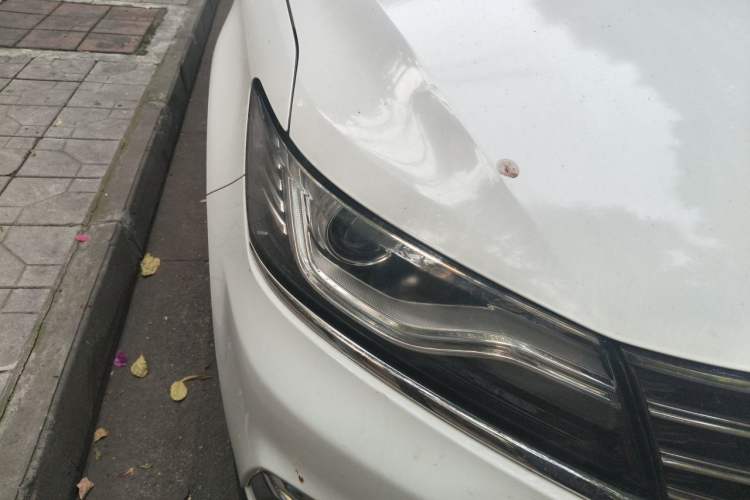 Used Roewe RX5 2018 20T Two-Wheel Drive Automatic Flagship Edition Right Front Headlight