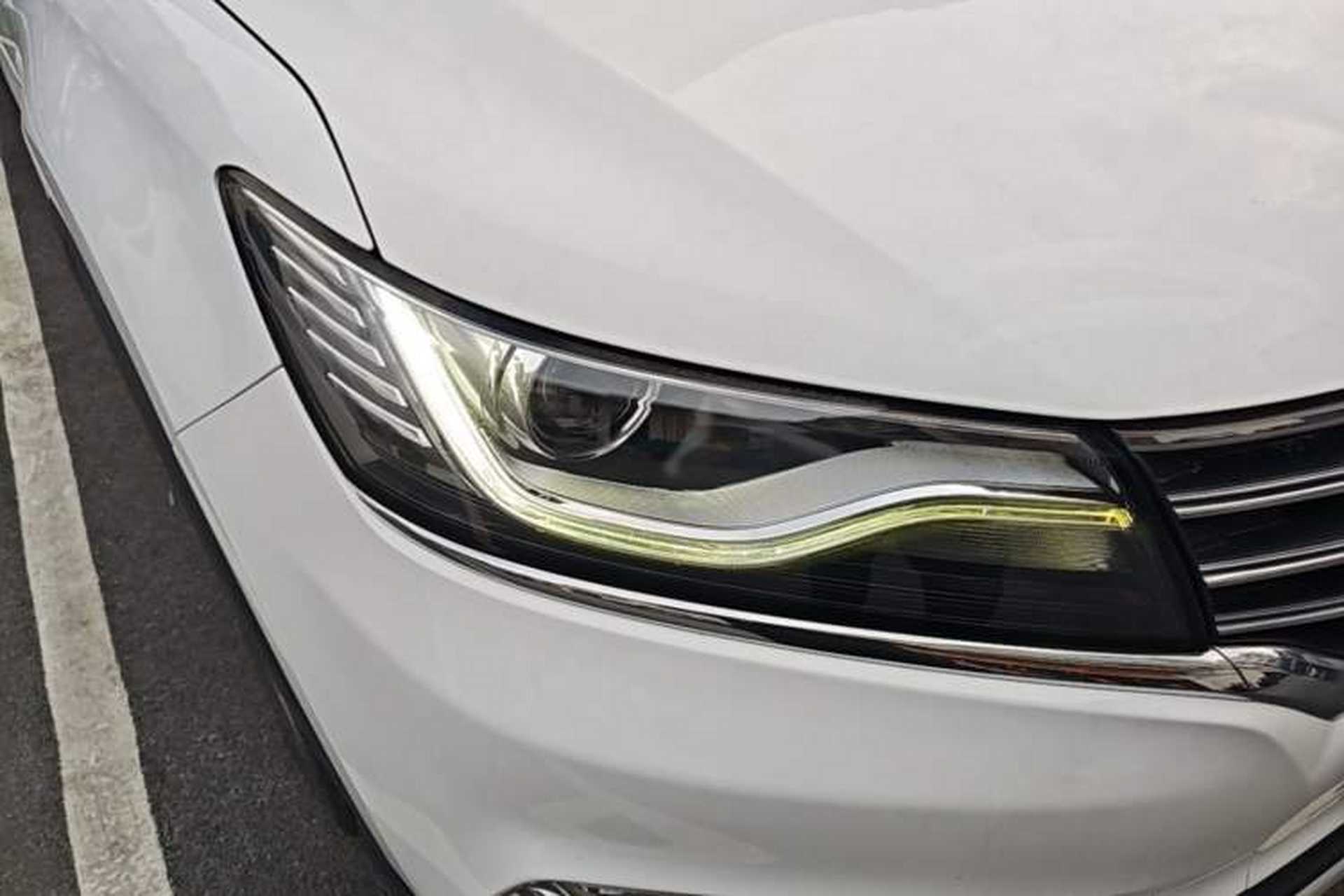 Used Roewe RX5 2018 20T Two-Wheel Drive Automatic Flagship Edition Right Front Headlight