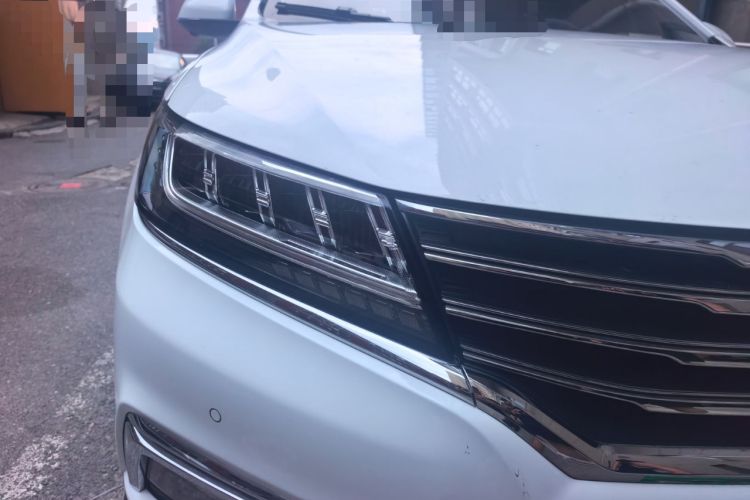 Used Roewe RX5 2018 20T Two-Wheel Drive Manual Internet Elite Edition Right Front Headlight