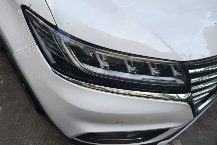 Used Roewe RX5 2018 30T Two-Wheel Drive Automatic Internet Platinum Edition Right Front Headlight